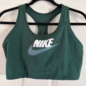 Nike Swoosh Medium Support Sports Bra